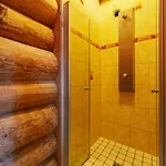Standard 2 - Private Bathroom - Heiti Gsteig