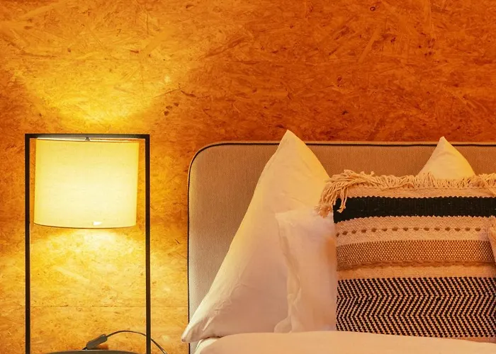 Bed & Breakfast Standard 2 - Heiti