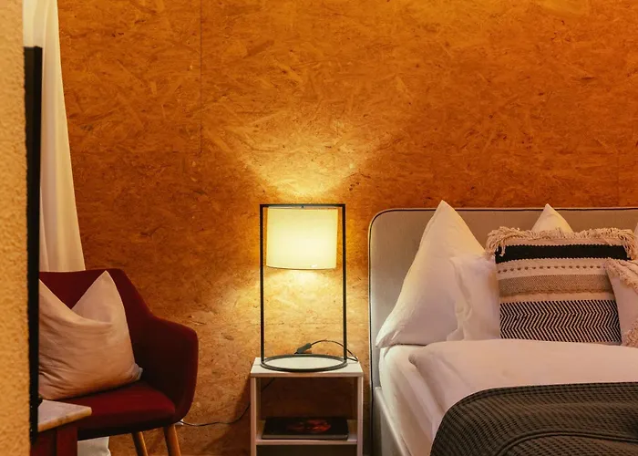 Bed & Breakfast Standard 2 - Heiti