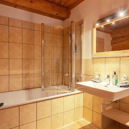 Bed & Breakfast Standard 2 - Heiti