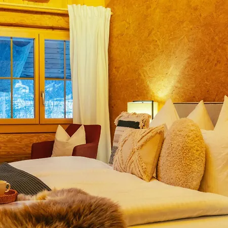 Bed & Breakfast Standard 2 - Heiti *